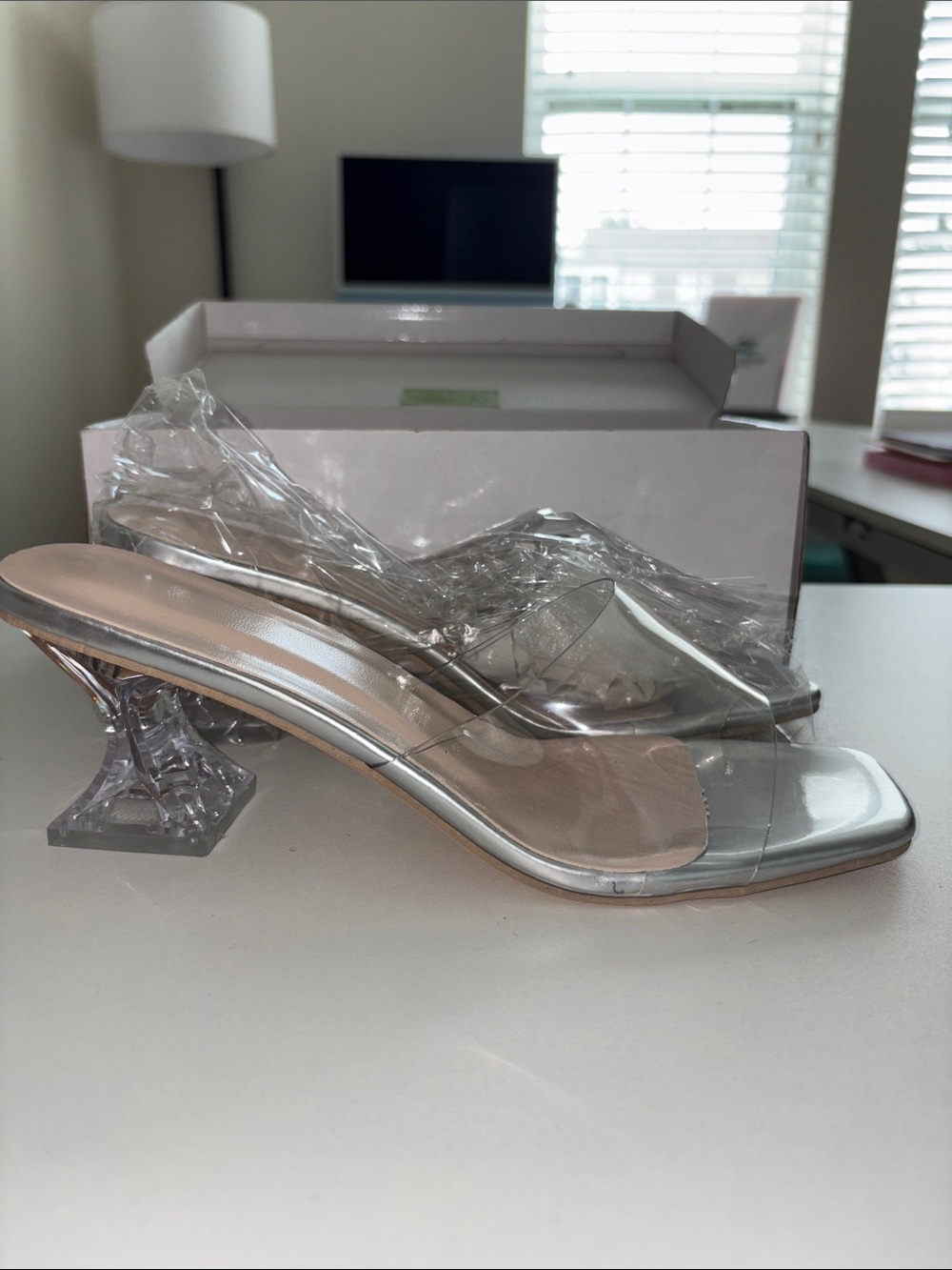 🩶Women’s Metallic Silver Clear slide on kitten mules